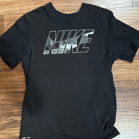 Nike Black Camo Logo Men's Tee - Picture 1 of 2